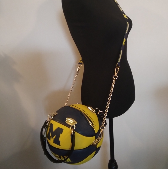 LIMITED EDITION HANDMADE "MICHIGAN" Basketball Purse - Picture 13 of 16